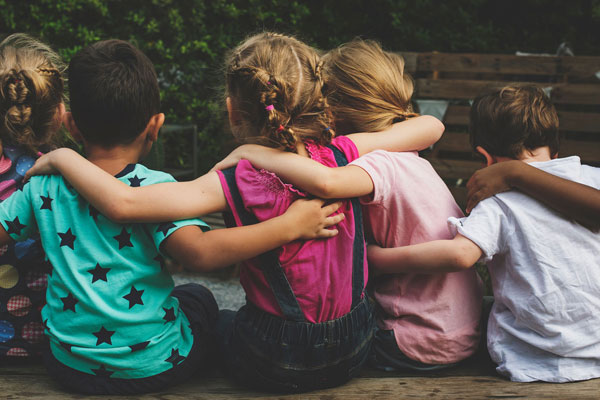 تقویت مهارت دوست یابی کودک