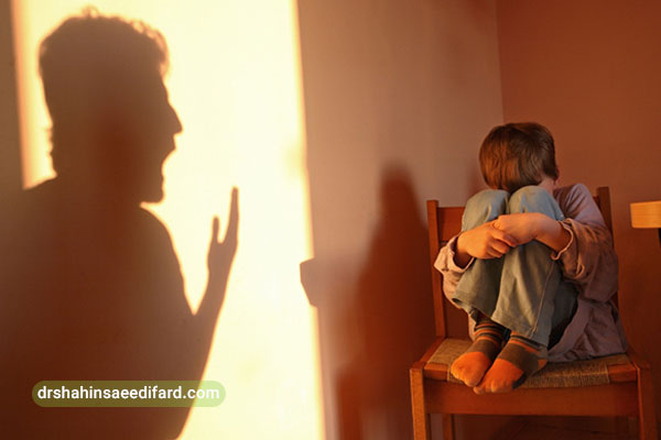 مدام ایراد گرفتن از کودک
